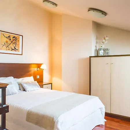 ホテル アパルタメントス ドゥナス デ リエンクレス *