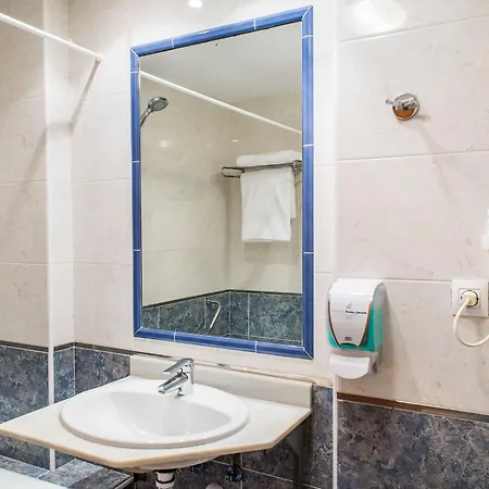 ホテル アパルタメントス ドゥナス デ リエンクレス Boó de Piélagos